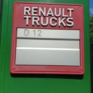 foto 12t Renault 8.8m plate flat automat springs